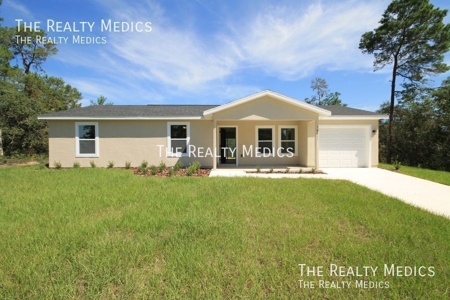 16811 SW 43rd Court Rd in Ocala, FL - Foto de edificio