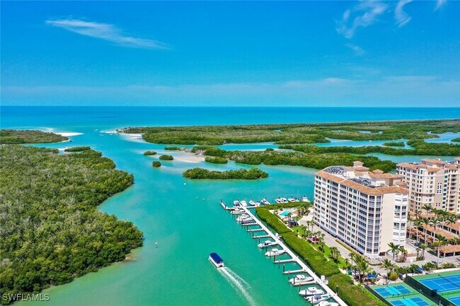 425 Dockside Dr in Naples, FL - Building Photo - Building Photo