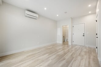 45511-45511 Campus Dr in Chilliwack, BC - Building Photo - Building Photo