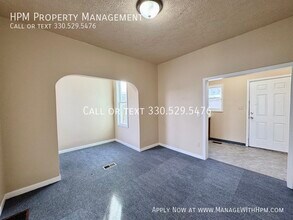 641 Garfield Ave SW in Canton, OH - Building Photo - Building Photo