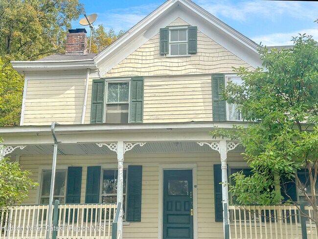 72 Meads Mountain Rd in Woodstock, NY - Building Photo - Building Photo