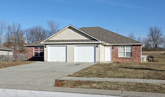 1216-1218 Fall Meadow Ln in Belton, MO - Building Photo