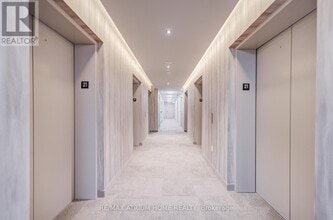 195 Commerce St in Vaughan, ON - Building Photo - Building Photo