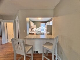 416 8th St in West Des Moines, IA - Building Photo