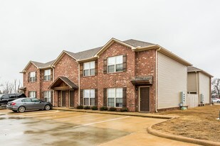 4501-4511 E Highland Dr in Jonesboro, AR - Building Photo
