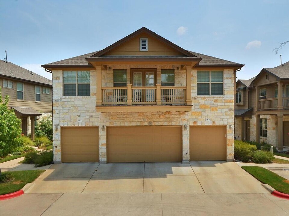 1310 W Parmer Ln in Austin, TX - Building Photo