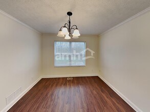 328 Prairie Run Dr in Sunbury, OH - Foto de edificio - Building Photo