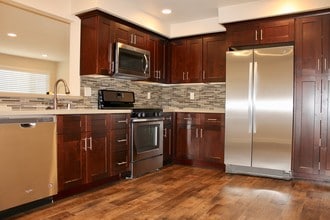 Park View Apartment Homes in Thousand Oaks, CA - Foto de edificio - Building Photo