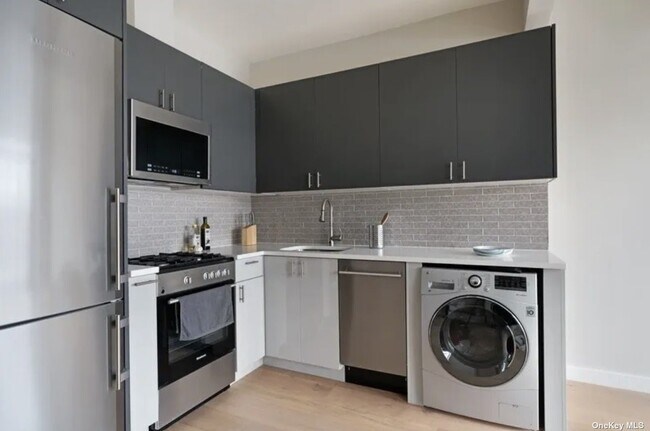 1178 Greene Ave-Unit -4R in Brooklyn, NY - Foto de edificio - Building Photo