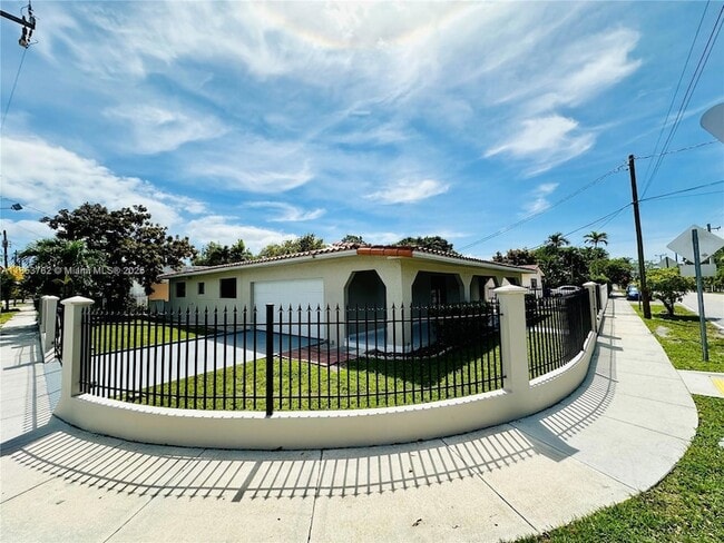 property at 201 SW 40th Ave