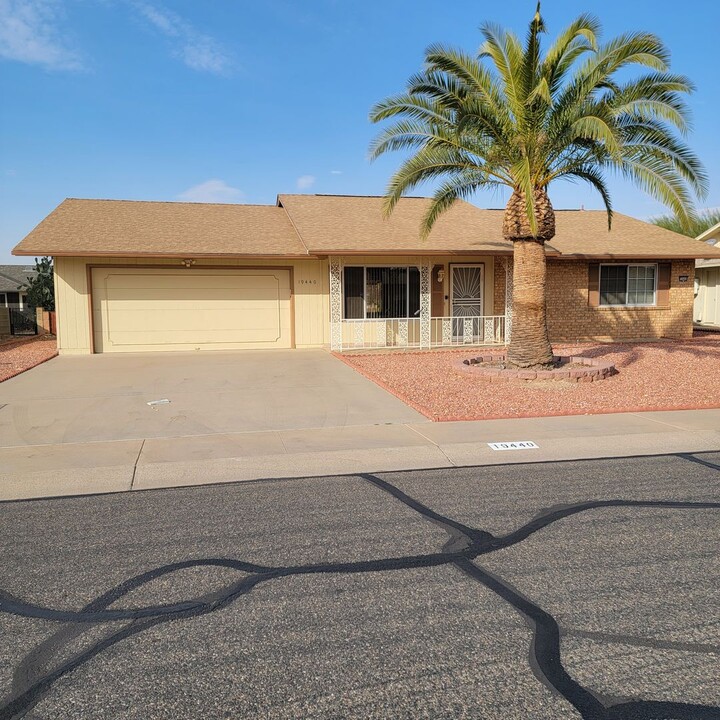 19440 N Signal Butte Cir in Sun City, AZ - Building Photo