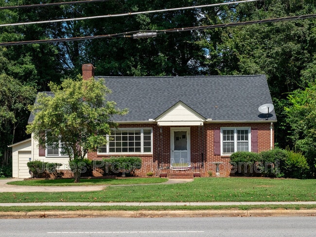 property at 632 Statesville Blvd