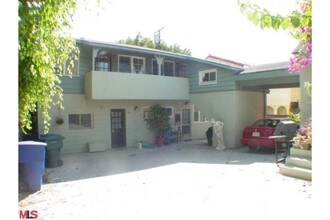 920 Hilldale Ave in West Hollywood, CA - Building Photo - Building Photo