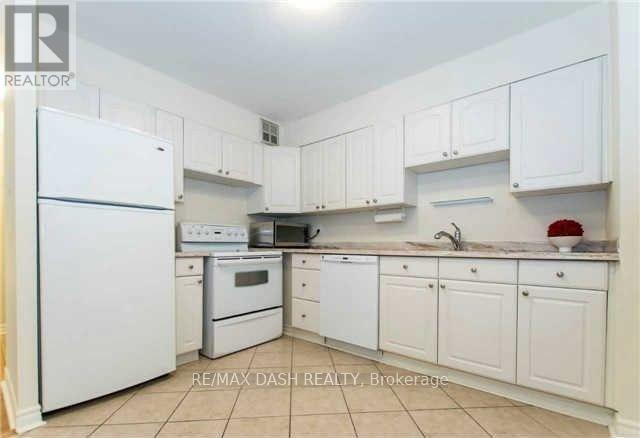 45 Carlton St. in Toronto, ON - Building Photo - Building Photo