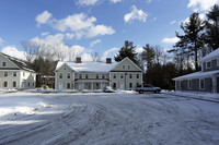 Hidden Pond Apartments in Amherst, NH - Building Photo - Building Photo