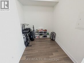 30 Shore Breeze Dr in Toronto, ON - Building Photo - Building Photo