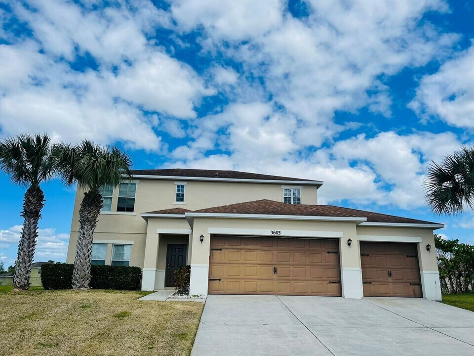 3603 Light Port Way in Kissimmee, FL - Building Photo
