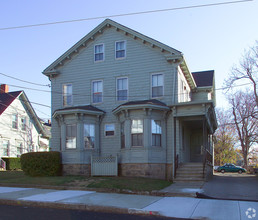 107 Winter St in Fall River, MA - Foto de edificio - Building Photo