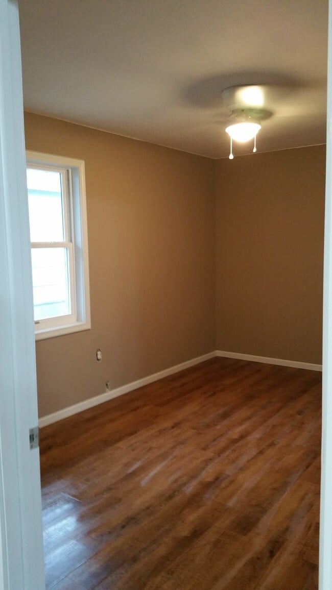 410 W Webster St, Unit Apt 1 in Goldfield, IA - Building Photo - Building Photo