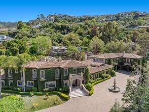 2643 Hidden Valley Rd in San Diego, CA - Foto de edificio - Building Photo