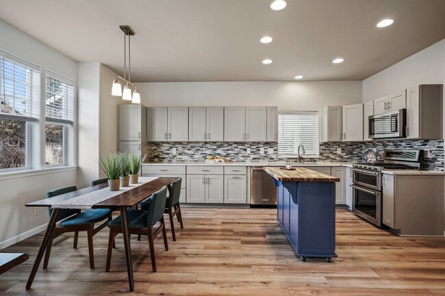 61706 Camellia St in Bend, OR - Building Photo - Building Photo