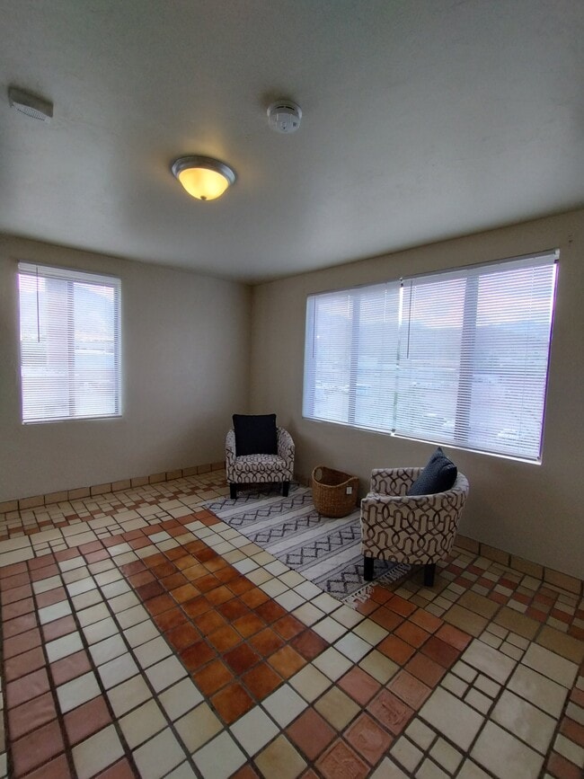 57 W Vine St, Unit 314