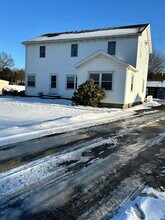 6821 W Lake Rd, Unit Lower unit in Fairview, PA - Building Photo - Building Photo