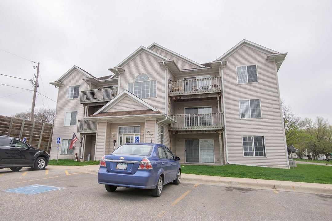 Park Pointe Apartments in Waterloo, IA - Foto de edificio