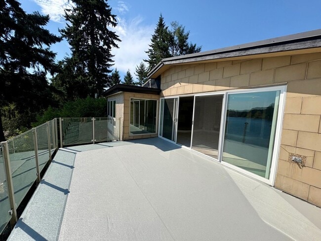 13446 Greenwood Ave N in Seattle, WA - Building Photo - Building Photo
