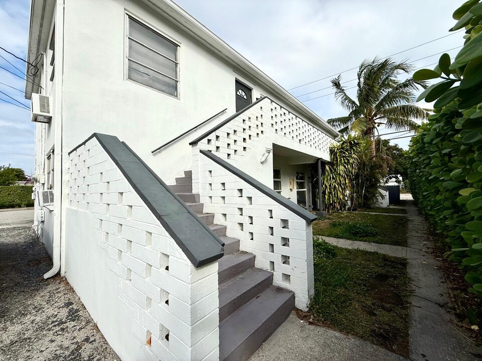 3801 S Olive Ave-Unit -3 in West Palm Beach, FL - Building Photo