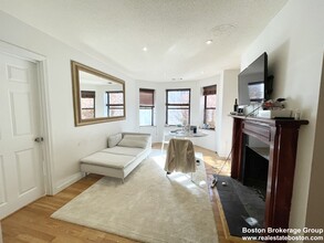 79 Gainsborough St, Unit 201 in Boston, MA - Building Photo - Building Photo