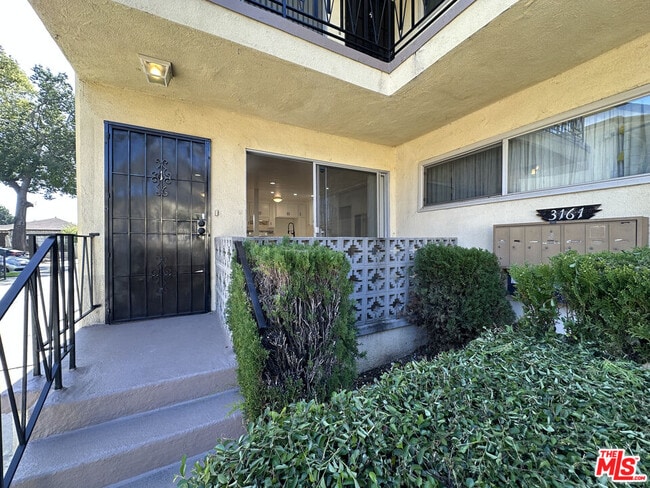 property at 3161 Perlita Ave