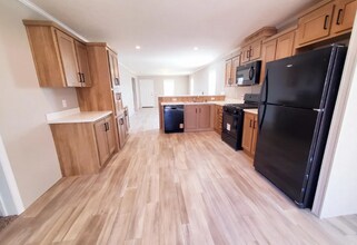 9270 Windjammer Dr in Fair Haven, MI - Building Photo - Building Photo