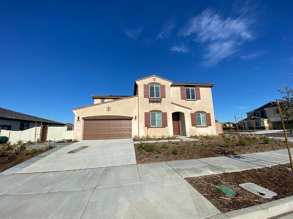 29564 Norbury Rd in Menifee, CA - Foto de edificio