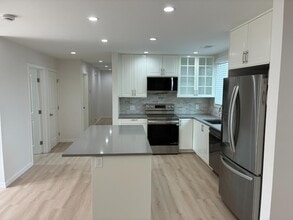 202 Rockwood Dr in South San Francisco, CA - Building Photo - Building Photo