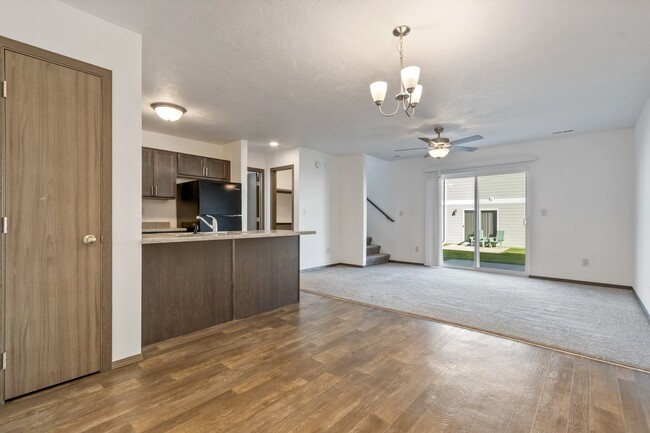 Creekside Commons in Harrisburg, SD - Building Photo - Building Photo