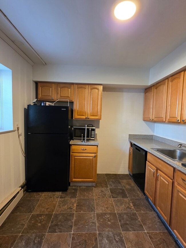 property at 2817 W Queen Ln