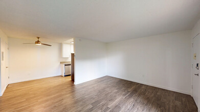 430 Alameda del Prado in Novato, CA - Building Photo - Building Photo