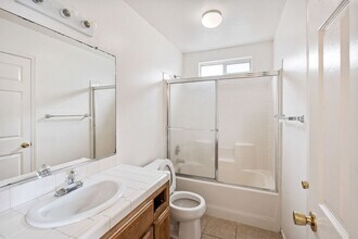 5304 W Ramona Ave in Fresno, CA - Building Photo - Building Photo