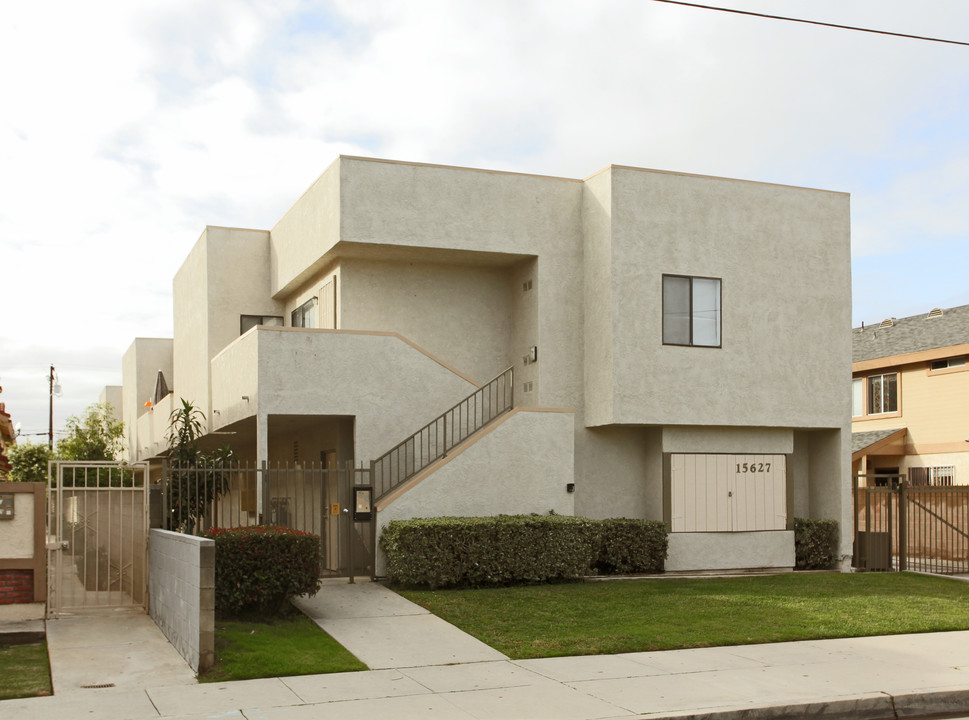 15627 Belshire Ave in Norwalk, CA - Building Photo