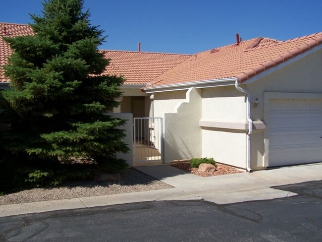 195 E Fiddlers Canyon Rd in Cedar City, UT - Building Photo - Building Photo