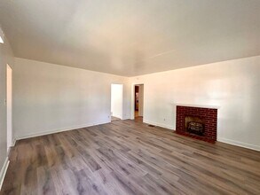 119 E Summit Ave in Muskegon Heights, MI - Foto de edificio - Building Photo