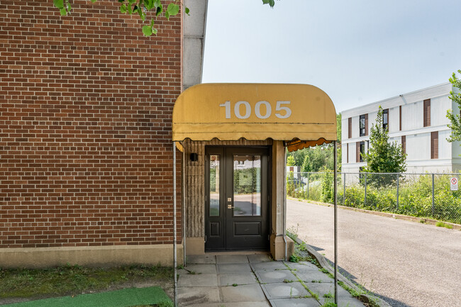 1005 Des Métallos Rue in Québec, QC - Building Photo - Building Photo