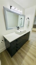 8235 Lake Dr in Doral, FL - Building Photo - Building Photo
