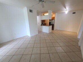 6529 Emerald Dunes Dr in Royal Palm Beach, FL - Building Photo - Building Photo