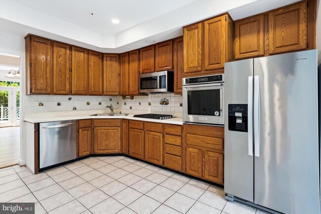 15738 Cherry Blossom Ln in North Potomac, MD - Building Photo - Building Photo