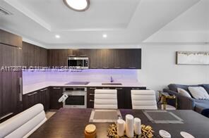 55 SW 9th St, Unit # 1804 in Miami, FL - Foto de edificio - Building Photo