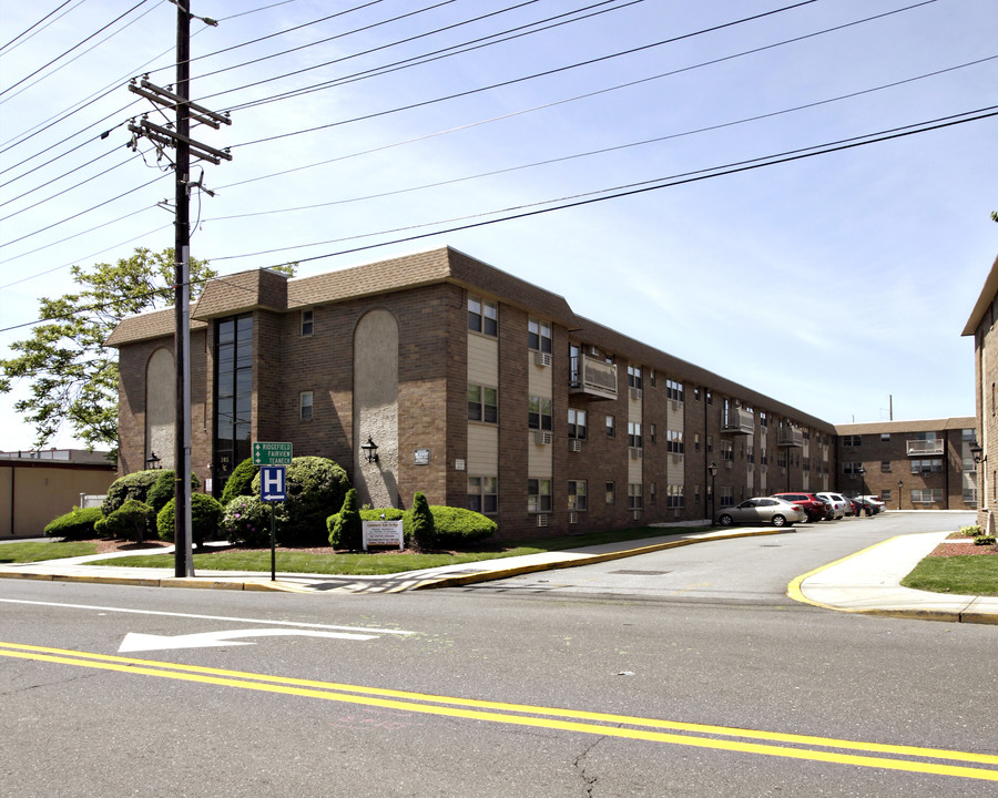 Landmark East in Ridgefield Park, NJ - Foto de edificio