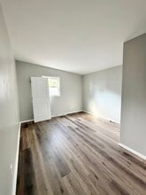 1122 Kingsley Dr in Machesney Park, IL - Building Photo - Building Photo