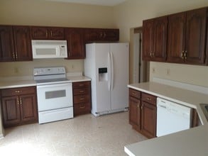 9021 Crimson Oak Dr in Florence, KY - Building Photo - Building Photo